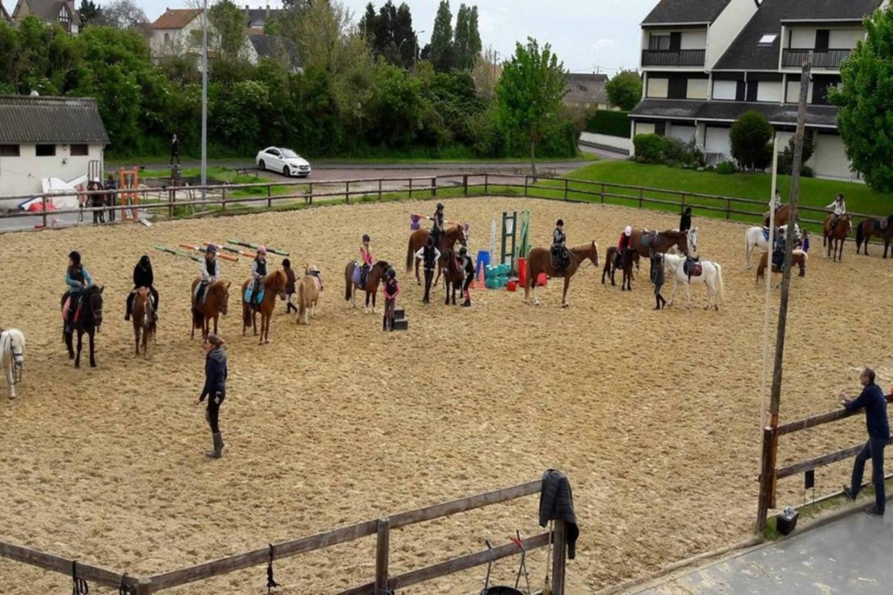 Appartement La tête dans les nuages, les pieds dans l'eau à Courseulles-sur-Mer Extérieur photo