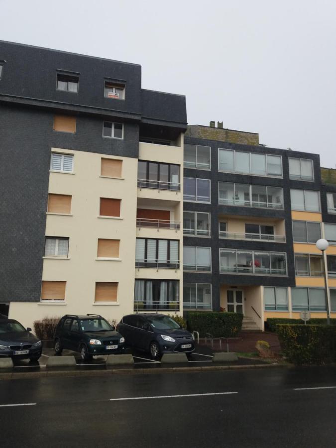 Appartement La tête dans les nuages, les pieds dans l'eau à Courseulles-sur-Mer Extérieur photo